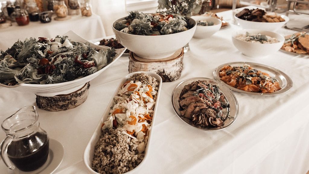 Marjukan ja Patrikin häät cateringin tarjoilut