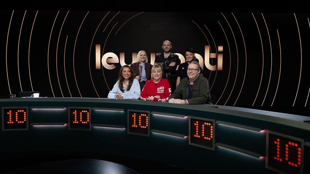 Levyraadin vieraina nähdään Shirly Karvinen ja opettaja Timo Hanén Kuusankoskelta.