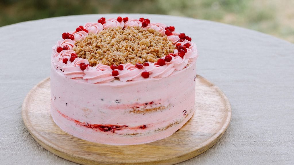 Kristan Muistojen kaura-puolukkakakku.