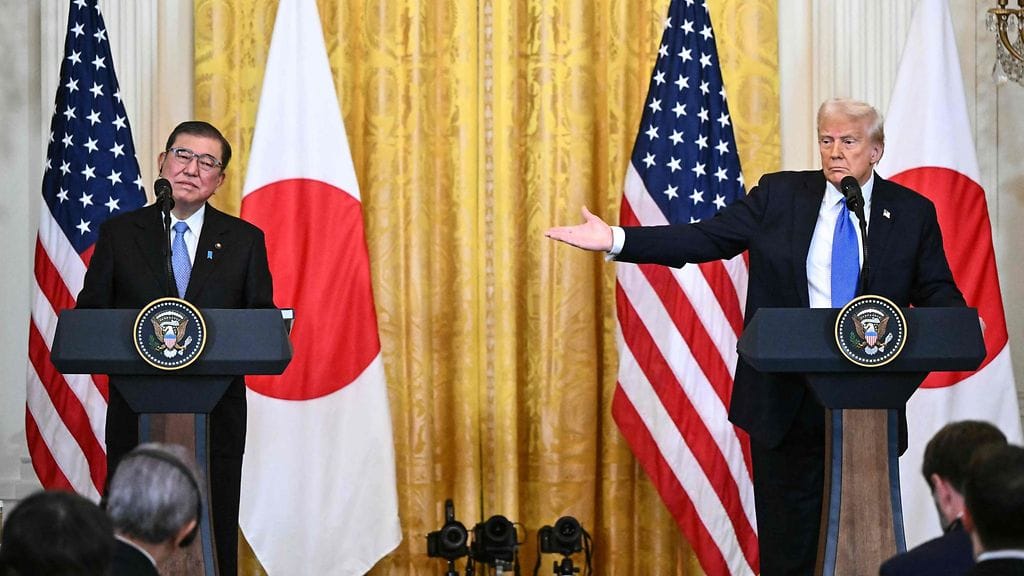 Yhdysvaltain presidentti Donald Trump (oik). tapasi Japanin pääministeri Shigeru Ishiban Valkoisessa talossa 7. helmikuuta 2025.