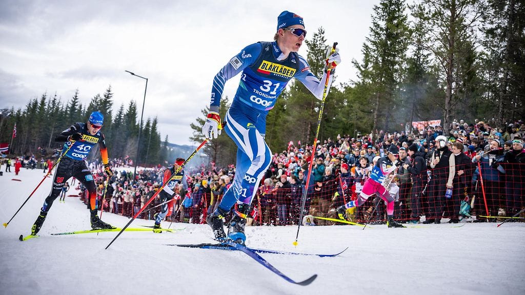 Remi Lindholm joutuu pitää harjoittelusta taukoa ristiluun murtuman takia.