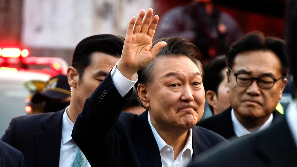 Etelä-Koreassa virasta pidätetty presidentti Yoon Suk-yeol on vapautettu.