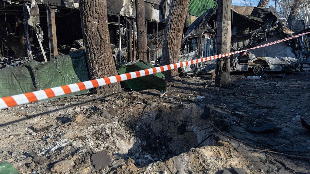 Venäjän iskuissa Itä-Ukrainaan kuoli ainakin 14 ihmistä ja haavoittui kymmeniä. Kuvaa Odessasta lennokki-iskun jäljiltä.