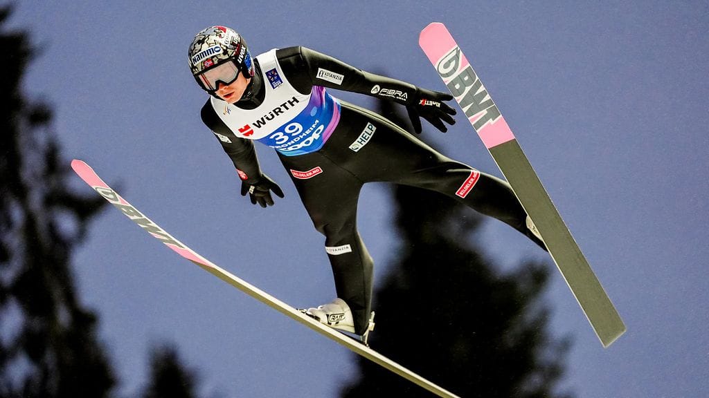 Marius Lindvikiin kohdistuu hyppypuvun manipuloimisen lisäksi epäilyksiä suksen siteiden sääntöjenvastaisuudesta.