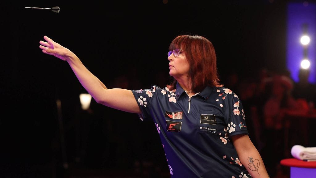 Kirsi Viinikainen päihitti englantilaistähti Fallon Sherrockin finaalissa.