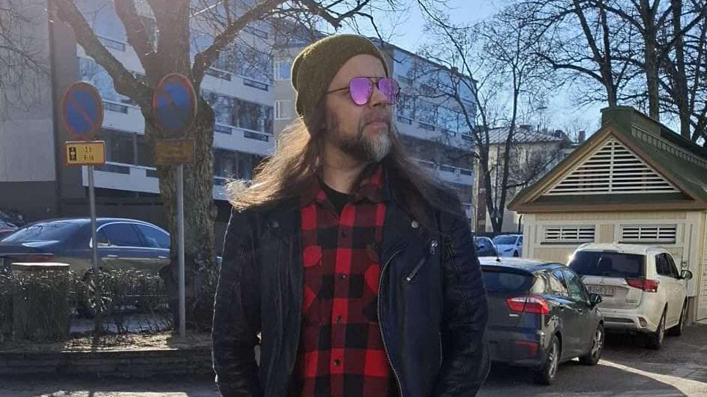 Imatralainen Tommi Suonpää huomasi ystävänsä 50-vuotissyntymäpäivillä, että ei enää kuule kunnolla.