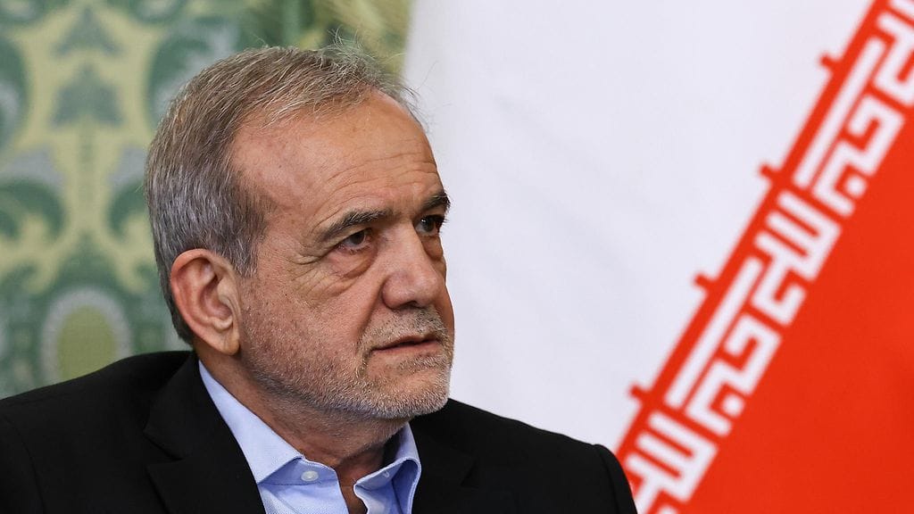 Iranin presidentti Masoud Pezeshkian oli sanonut Iranin voivan neuvotella Yhdysvaltojen kanssa "vain tasaveroisessa asemassa".