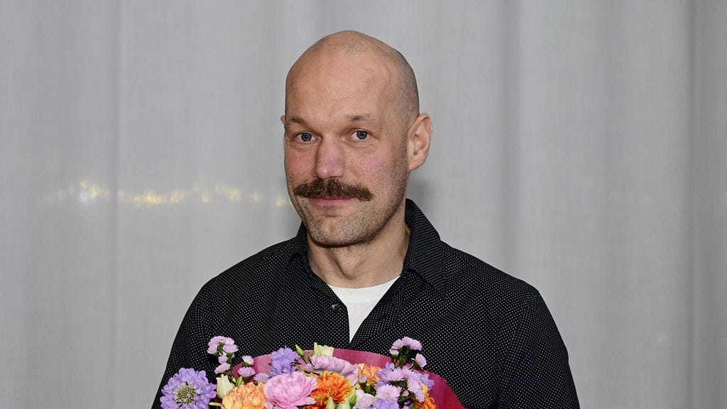 Salusjärvi palkitaan pitkäjänteisestä, vaikuttavasta ja rohkeasta työstä nuorten itsetunnon, yhteiskunnallisen osallisuuden ja tulevaisuususkon edistämiseksi kirjallisuuden keinoin.