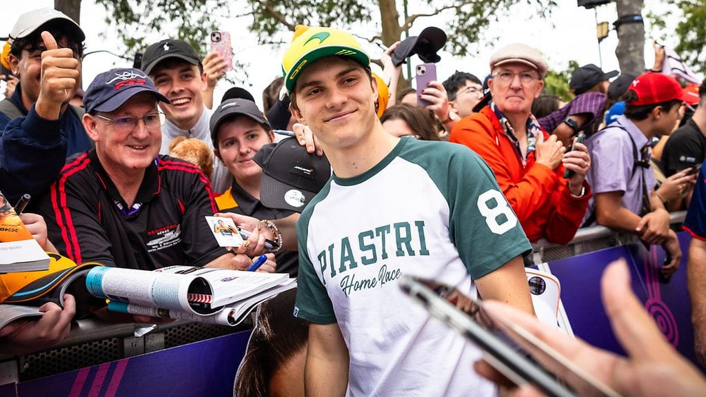 Oscar Piastri nousee uuden sopimuksensa myötä McLarenin tallikaverinsa Lando Norrisin rinnalle tulotasossaan.