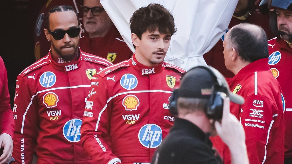 Lewis Hamilton on yllättynyt tallikaverins Charles Leclercin työskentelytavoista Ferrarilla.