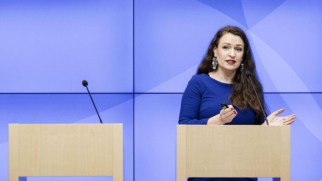 Kunta- ja alueministeri Anna-Kaisa Ikonen (kok.) vakuutti torstaina, että uudistuksilla ei tavoitella henkilöstövähennyksiä eikä säästöjä, vaan kyse on toiminnallisesta uudistuksesta.