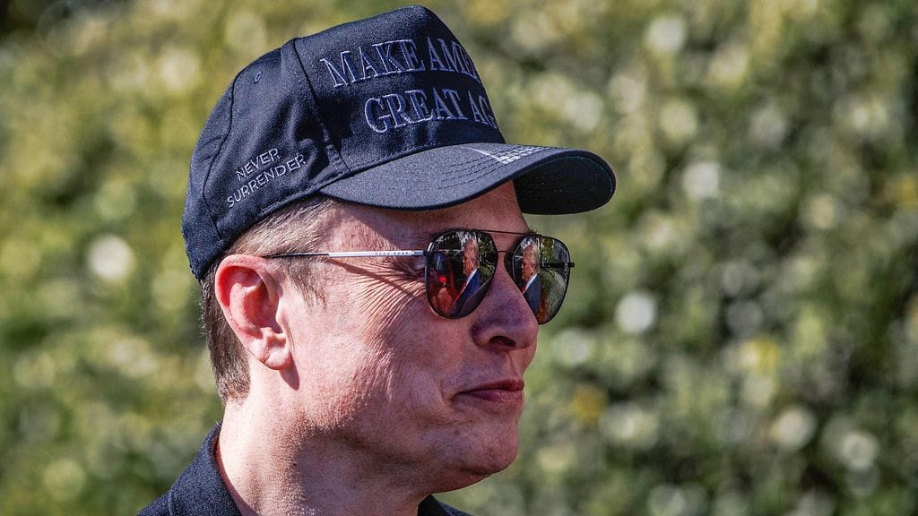 Miljardööri Musk 11. maaliskuuta Valkoisen talon edustalla.