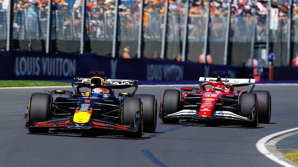 Max Verstappen oli lähinnä Ferrarin Charles Leclercin jaloissa perjantaina Australian F1-harjoituksissa.