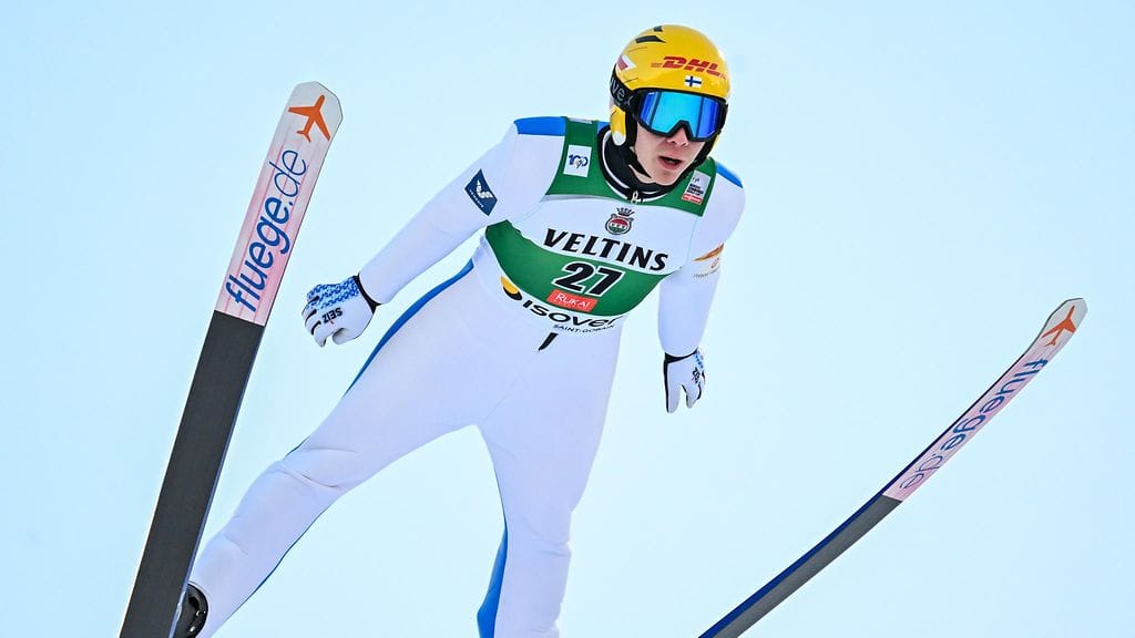 Otto Niittykoski hylättiin sääntöjenvastaisen hyppypuvun takia Oslon Holmenkollenin yhdistetyn varakilpailussa.