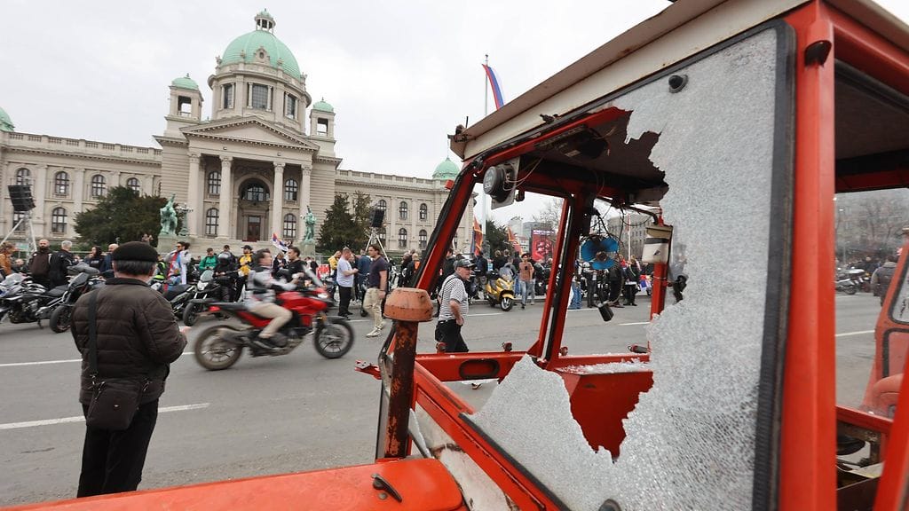 Serbian mielenosoitus 2 maaliskuussa 2025 AOP