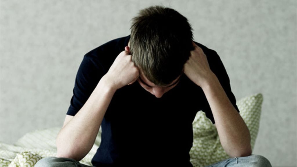 Airin poika Jesse koki kovia aloittaessaan opsikelun ammattikoulussa. Kuvan henkilö ei liity haastatteluun.