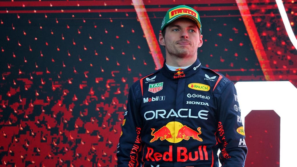 Max Verstappen tavoittelee Red Bullilla viidettä peräkkäistä F1-mestaruuttaan, mutta ajaako hän tallissa enää ensi vuonna?