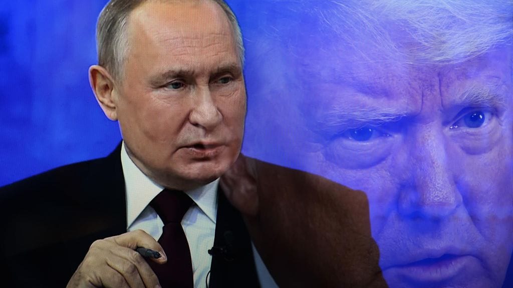 Venäjän presidentti Vladimir Putin (vasemmalla) ja Yhdysvaltojen presidentti Donald Trump (oikealla).