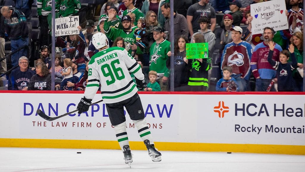 Mikko Rantanen sai vaihtelevan vastaanoton palattuaan Coloradoon: Osa buuasi, osalta tuli kunnianosoituksia nykyiselle Stars-pelaajalle.