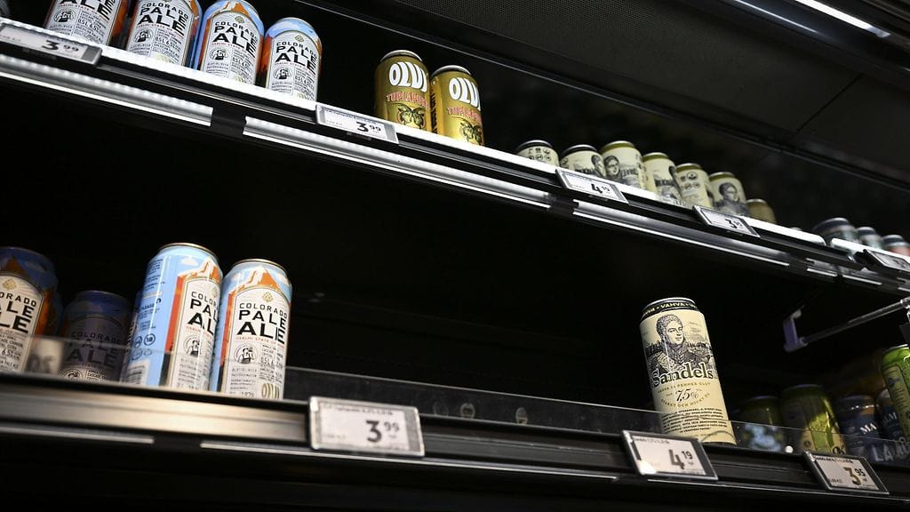 Olutta myynnissä Citymarketissa Helsingissä 10. maaliskuuta. Kuvituskuva.