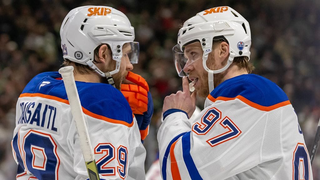 Leon Draisaitl ja Connor McDavid ovat ensi kertaa samanaikaisesti sivussa Edmontonin kokoonpanosta.