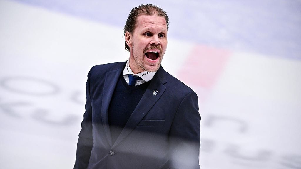 Olli Jokinen yrittää luotsata Timråta kohti välieriä SHL:ssä.