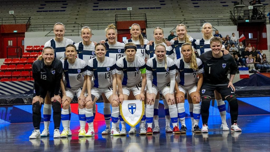 Suomen MM-kisahaaveet kariutuivat vain 17 sekuntia ennen Puola-karsintaottelun päätöstä.