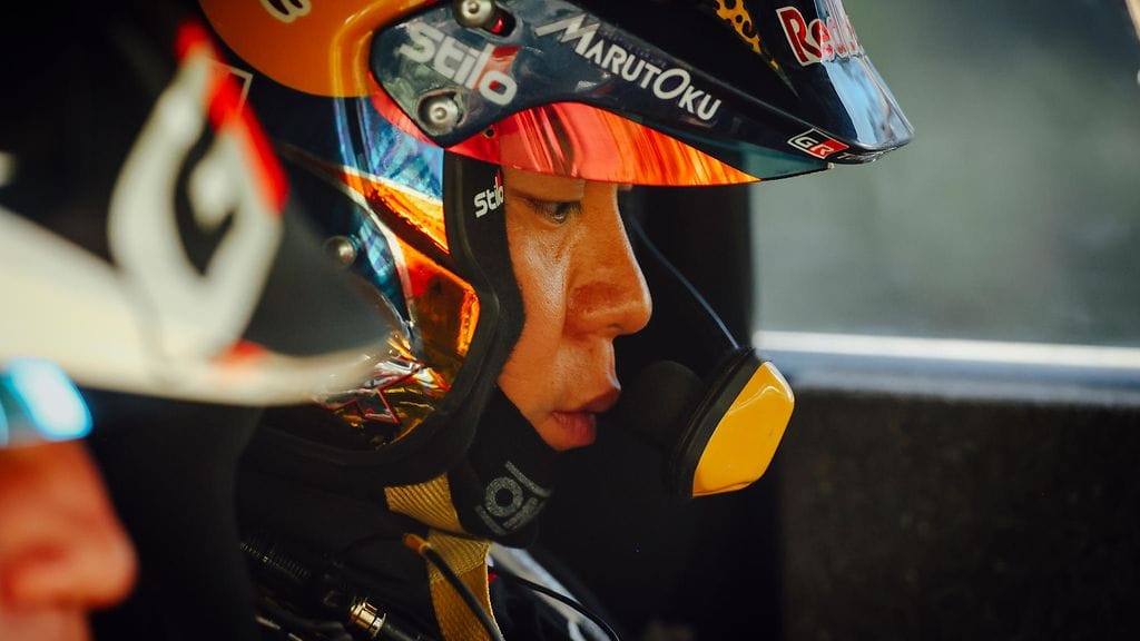 Takamoto Katsuta otti aikarangaistuksen auttaakseen Kalle Rovanperää.