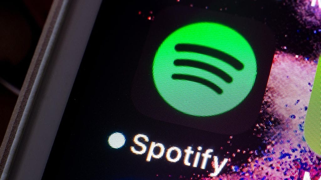 Kyberturvallisuuskeskus varoittaa musiikkipalvelu Spotifyn nimissä lähetetyistä huijausviesteistä.