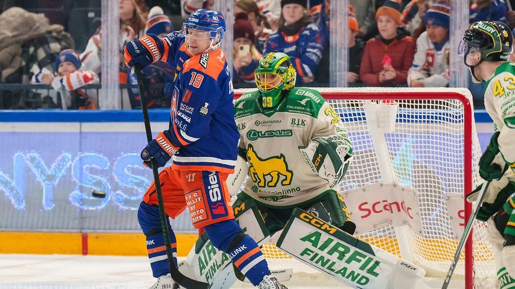 Veli-Matti Savinainen tuo Tapparan ylivoimaan maalineduspelaamista suoraan huipulta.