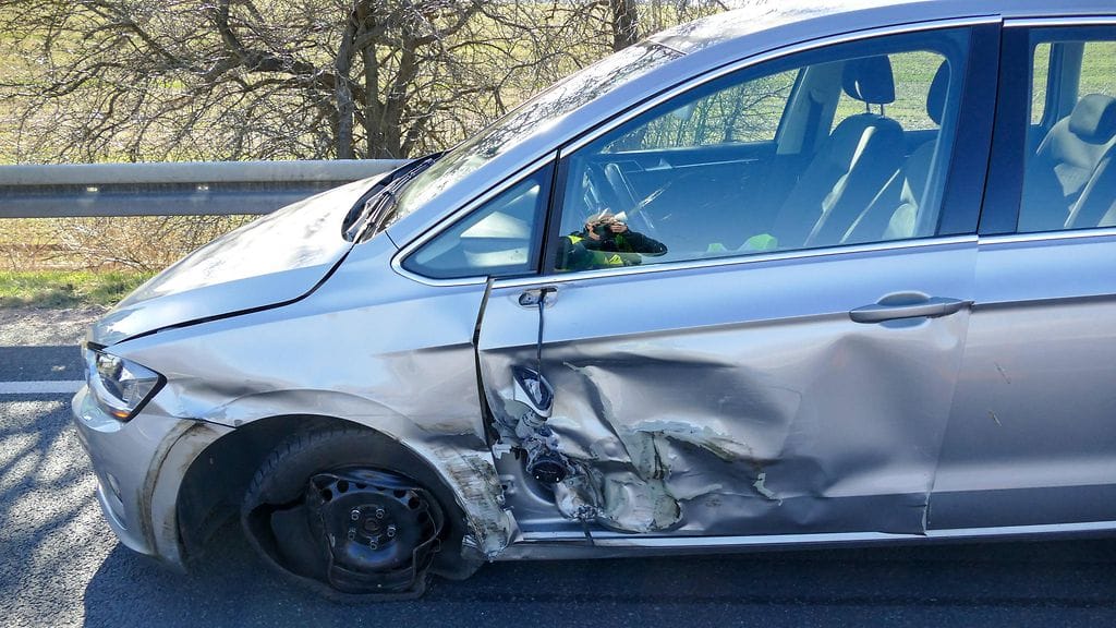 Suomeen saapuneella tuontiautolla saattaa olla merkittävä kolarihistoria.