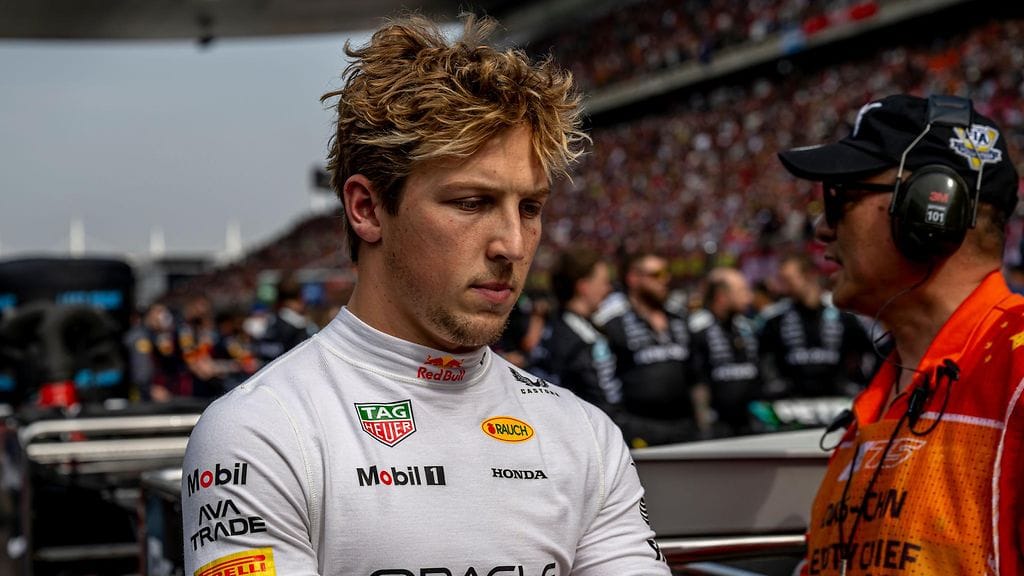 Liam Lawson pudotettiin Red Bullilta RB:lle, kertoo De Telegraaf.