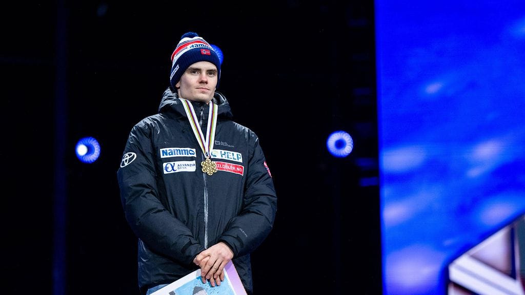 Marius Lindvik on normaalimäen maailmanmestari, ainakin toistaiseksi.