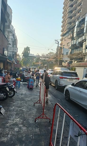 LUKIJAN KUVA Juha Remes Thaimaa katu