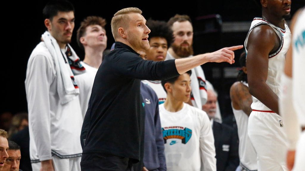 Nimetäänkö Tuomas Iisalo Memphis Grizzliesin uudeksi päävalmentajaksi? Hän toimi tehtävässä hetkellisesti jo syksyllä Taylor Jenkinsin oltua sivussa.