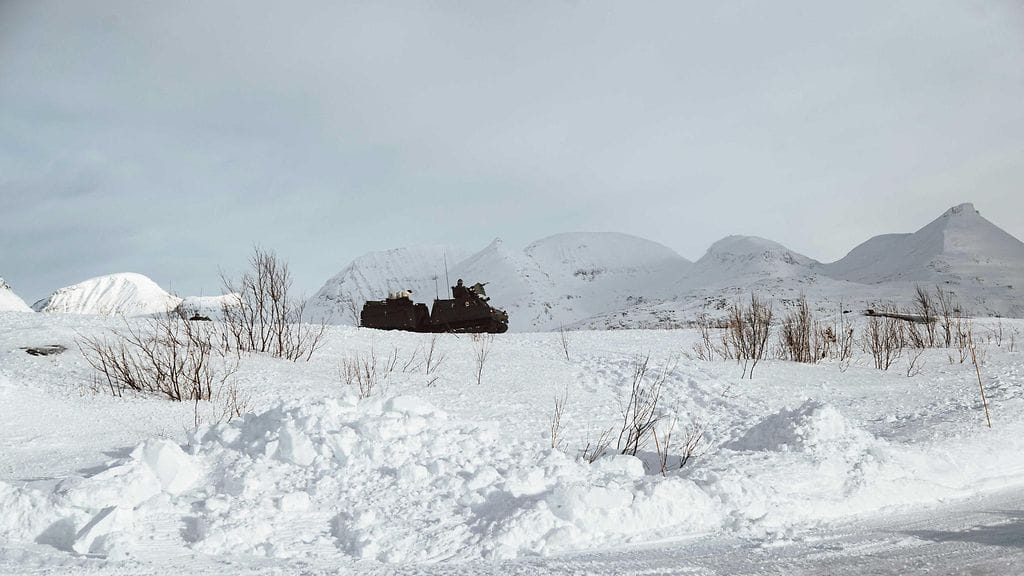 Brittijoukot harjoittelemassa lähellä Bardufossia Norjassa maaliskuussa 2022.