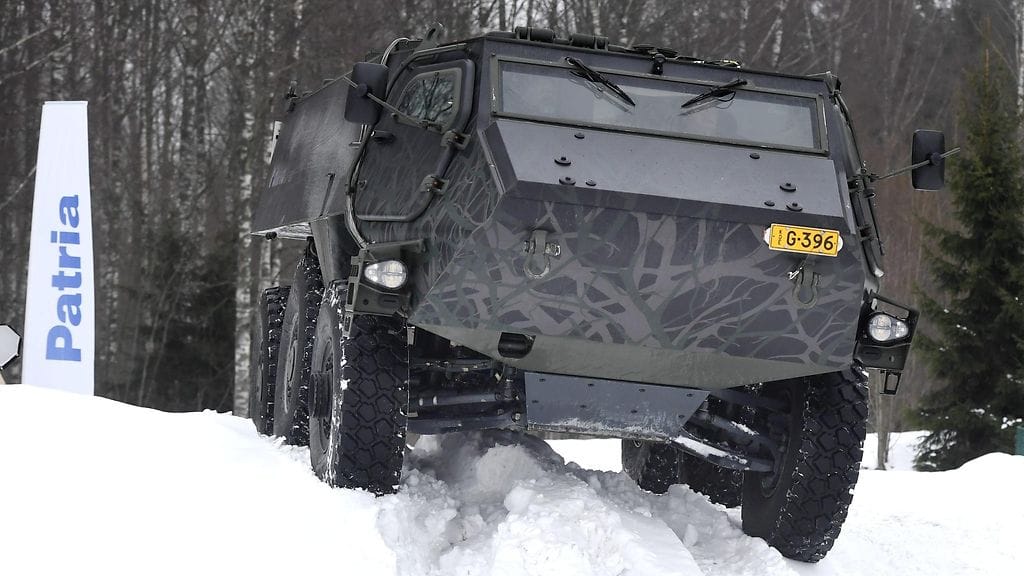 Patria 6x6 AMV eli panssaroitu modulaarinen ajoneuvo puolustustarvikeyhtiö Patrian koeajotilaisuudessa torstaina 14. maaliskuuta 2019 Parolannummella Hämeenlinnassa.