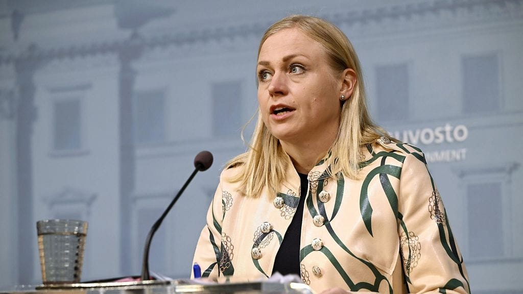 Ulkoministeri Elina Valtonen (kok.) 1. huhtikuuta.
