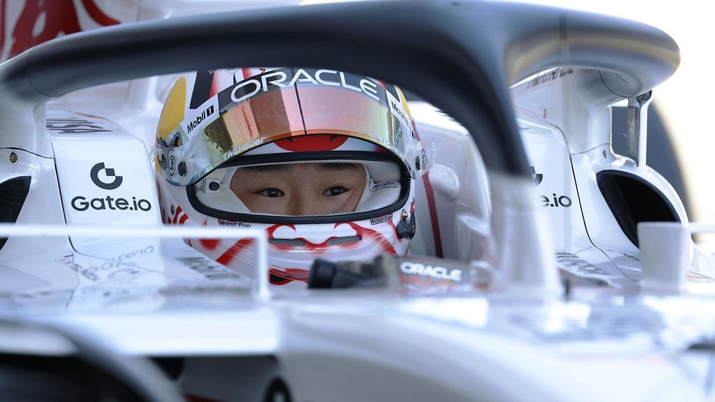 Yuki Tsunoda sai pitkään odottaa tilaisuuttaan Red Bullilla. Helmut Marko on nyt paljastanut syyn.