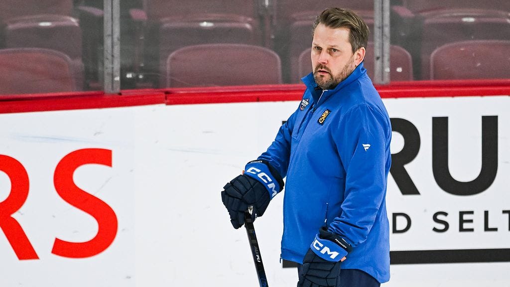 Leijonien päävalmentaja Antti Pennanen.