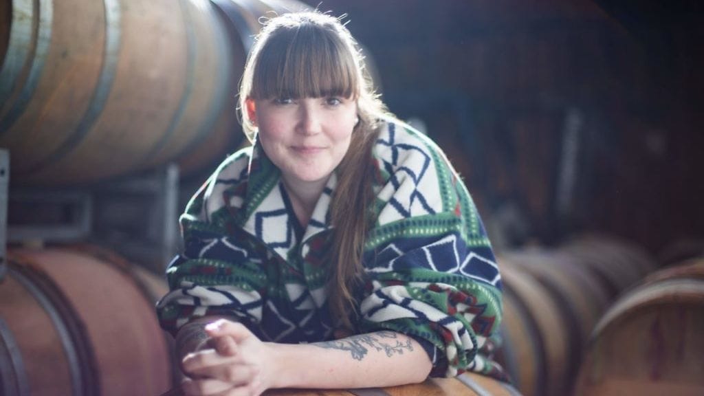 Nea Berglund harmittelee tuontitulleja.