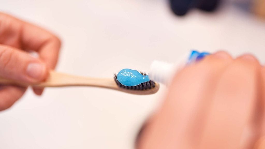 Useat suomalaiset annostelevat liian vähän hammastahnaa hampaiden pesuun.