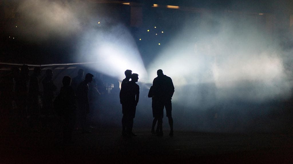 Nuori jalkapalloilija on poissa. Kuvituskuva.