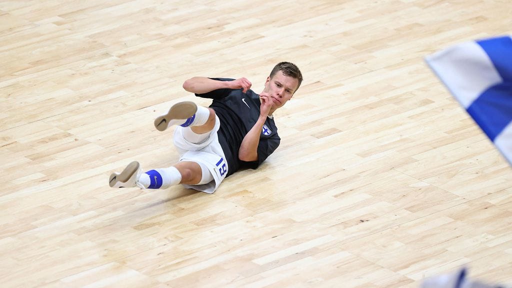 Iiro Vanha (arkistokuvassa) oli yksi Suomen maalintekijöistä.