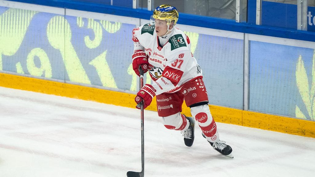 SM-liigan runkosarjan parhaaksi pelaajaksi äänestetty Atro Leppänen liittyy Leijonien MM-leiriryhmään.