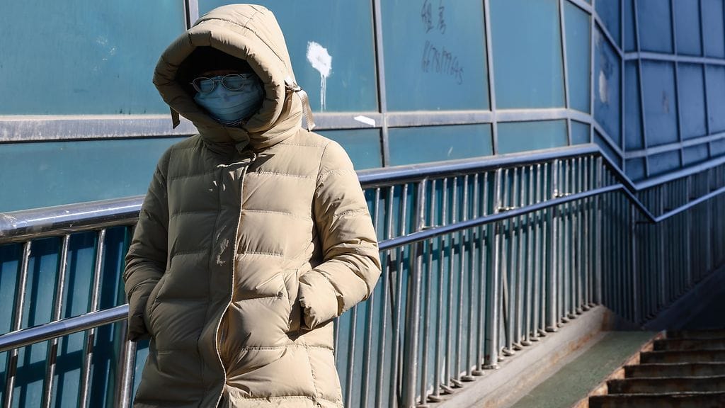 Peking on antanut ensimmäisen kerran vuosikymmeniin oranssin myrskyvaroituksen, joka on toiseksi korkein neliportaisessa varoitusasteikossa.