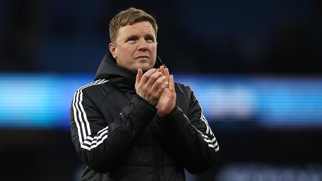 Newcastlen päävalmentaja Eddie Howe on sairaalahoidossa.