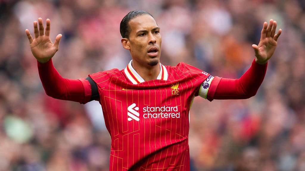 Virgil van Dijk (kuvassa) oli monessa mukana, kun Liverpool otti dramaattisen voiton West Hamista.