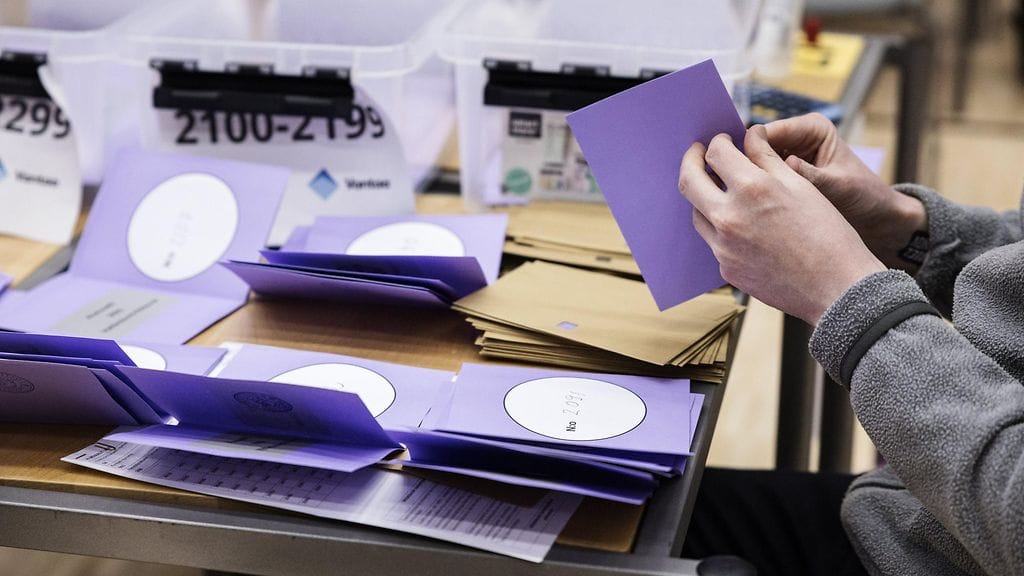 Aluevaalien ennakkoääniä laskettiin vaalipäivänä Vantaalla.