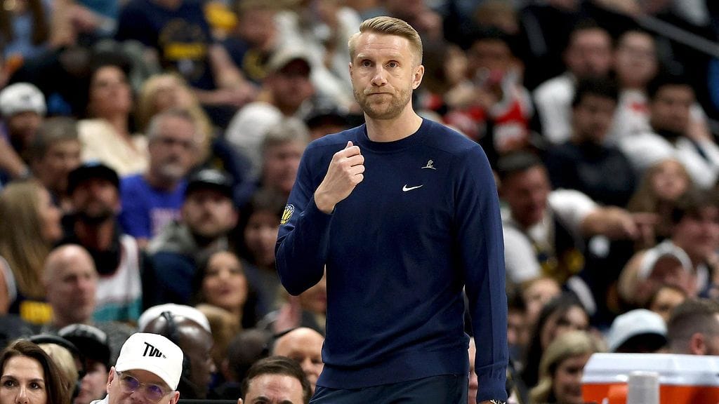 Tuomas Iisalo nousi Memphies Grizzliesin apuvalmentajasta väliaikaiseksi päävalmentajaksi kesken kauden.